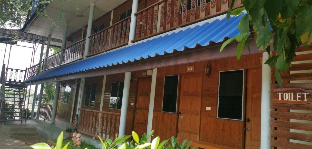 T & T Hostel Kanchanaburi Ngoại thất bức ảnh