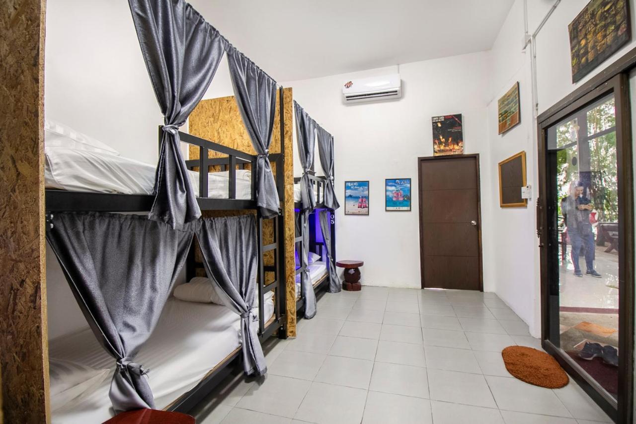 T & T Hostel Kanchanaburi Ngoại thất bức ảnh