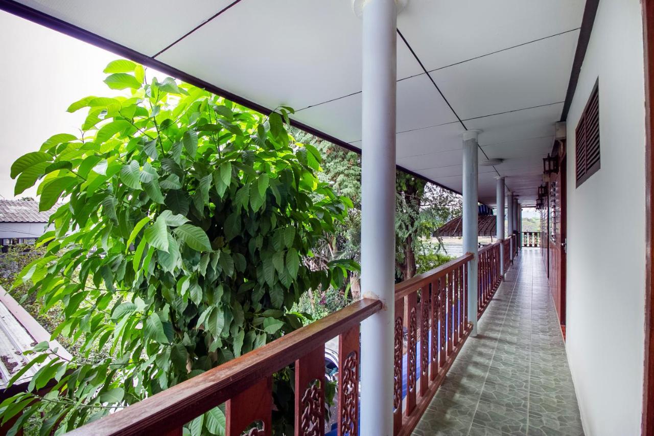 T & T Hostel Kanchanaburi Ngoại thất bức ảnh
