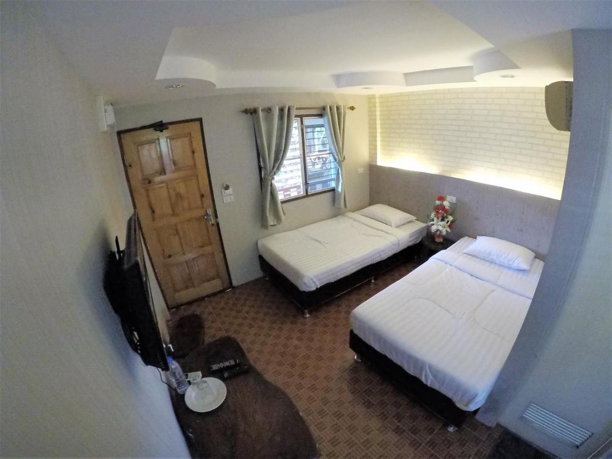 T & T Hostel Kanchanaburi Ngoại thất bức ảnh