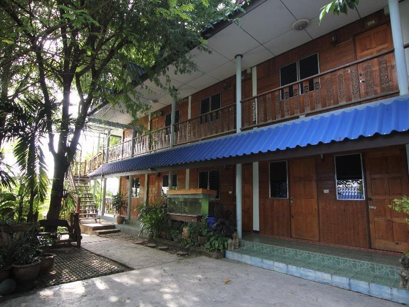 T & T Hostel Kanchanaburi Ngoại thất bức ảnh